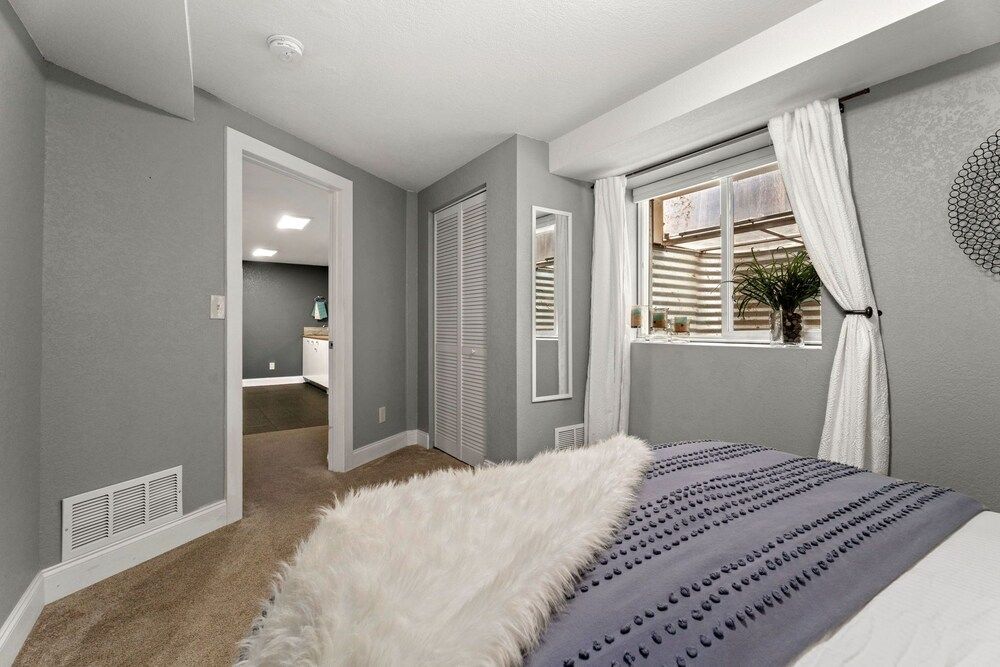 Beautiful Old Town 2 Bedroom Apartment With Bikes! Apartment, 2 Queen Beds, Patio, Garden View (321 N. Meldrum) 8