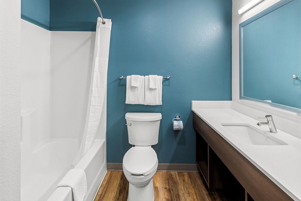 Woodspring Suites Kansas City Airport Suite, 1 King Bed, Non Smoking 5