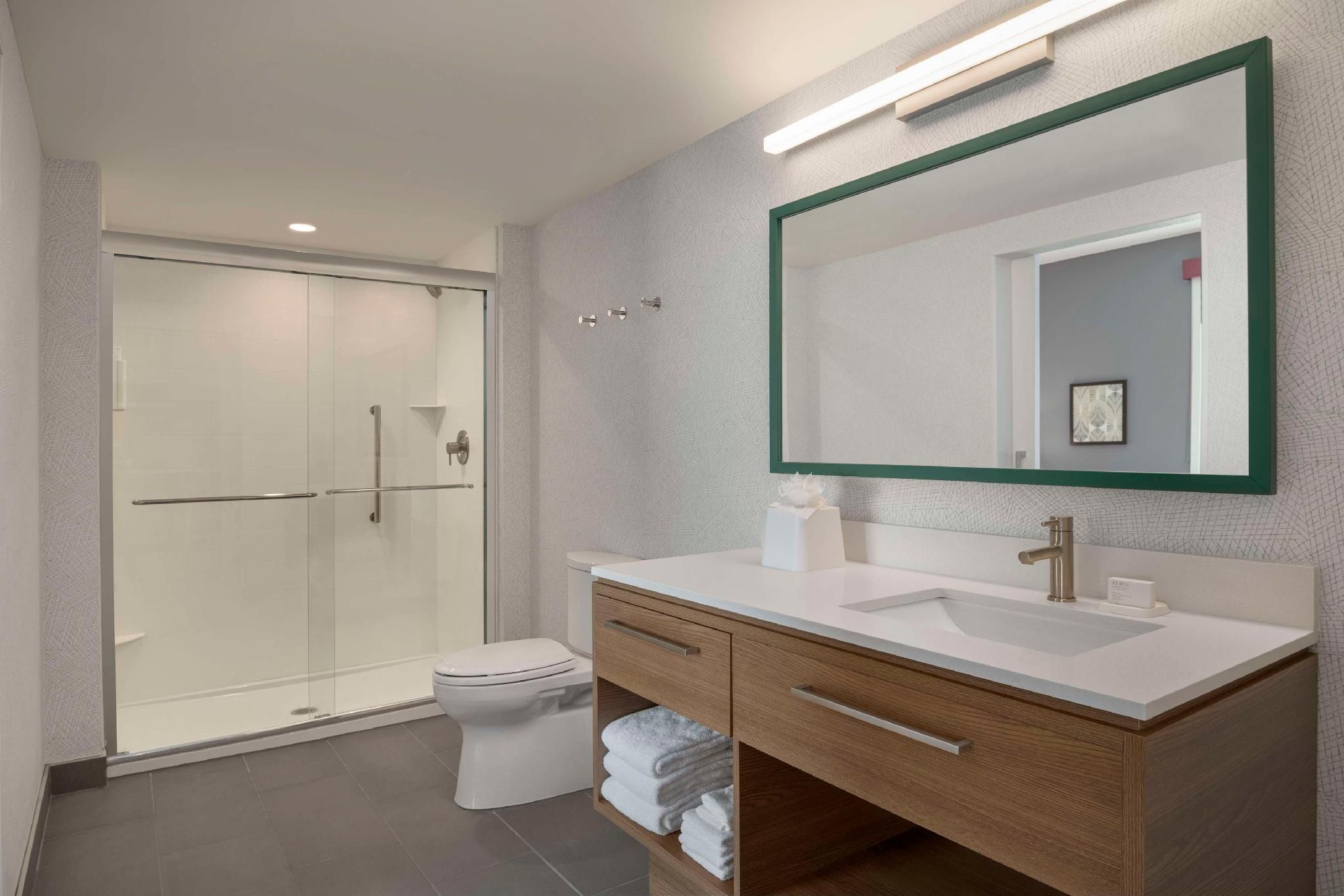 1 King Hearing Accessible Studio Suite