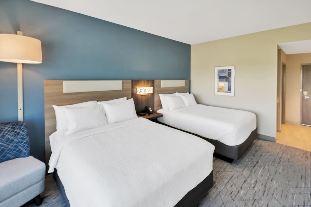 Holiday Inn Express & Suites Fort Walton Beach Eglin Area by IHG Standard Room, 2 Queen Beds 5