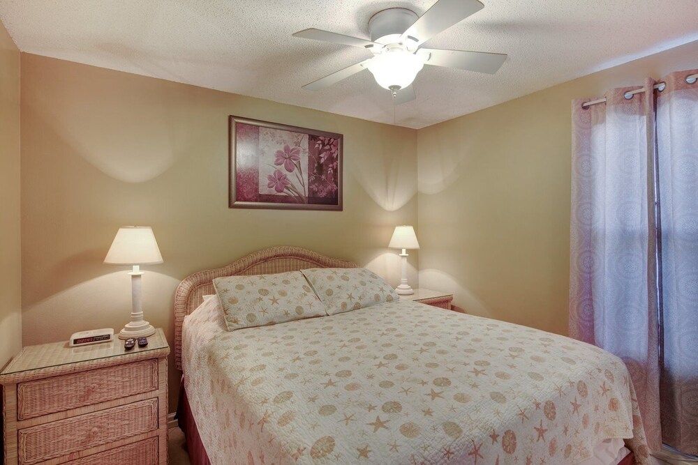 Condo, 2 Bedrooms