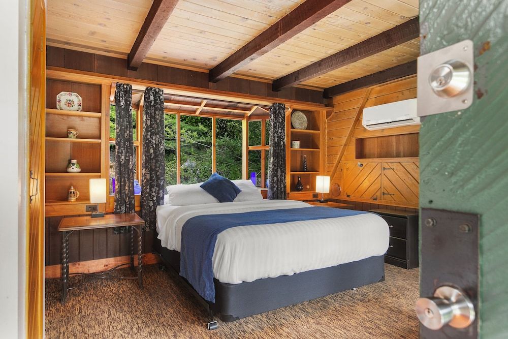 Signature Cabin
