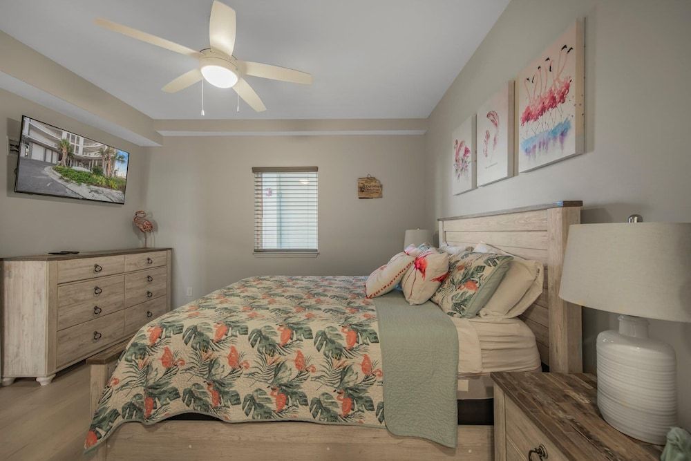 Condo, Multiple Beds (Sea Glass 304)