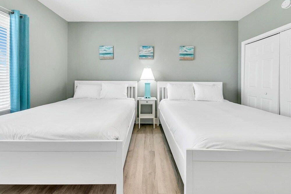 Condo, Multiple Beds (Tidewater 2308)