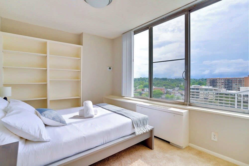 Comfort Apartment, 3 Bedrooms, Balcony, City View