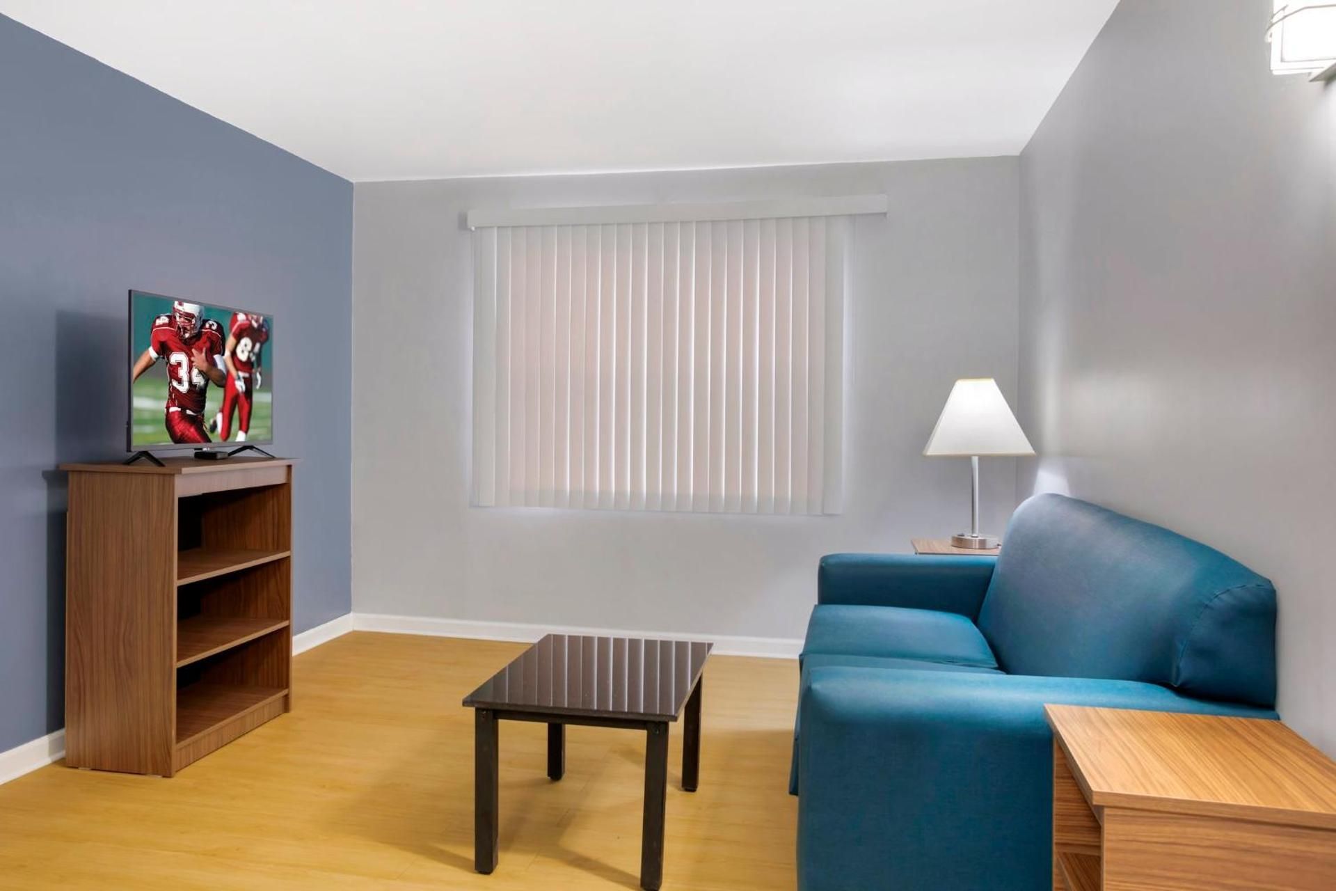 Studio Room with Two Double Beds Non-Smoking