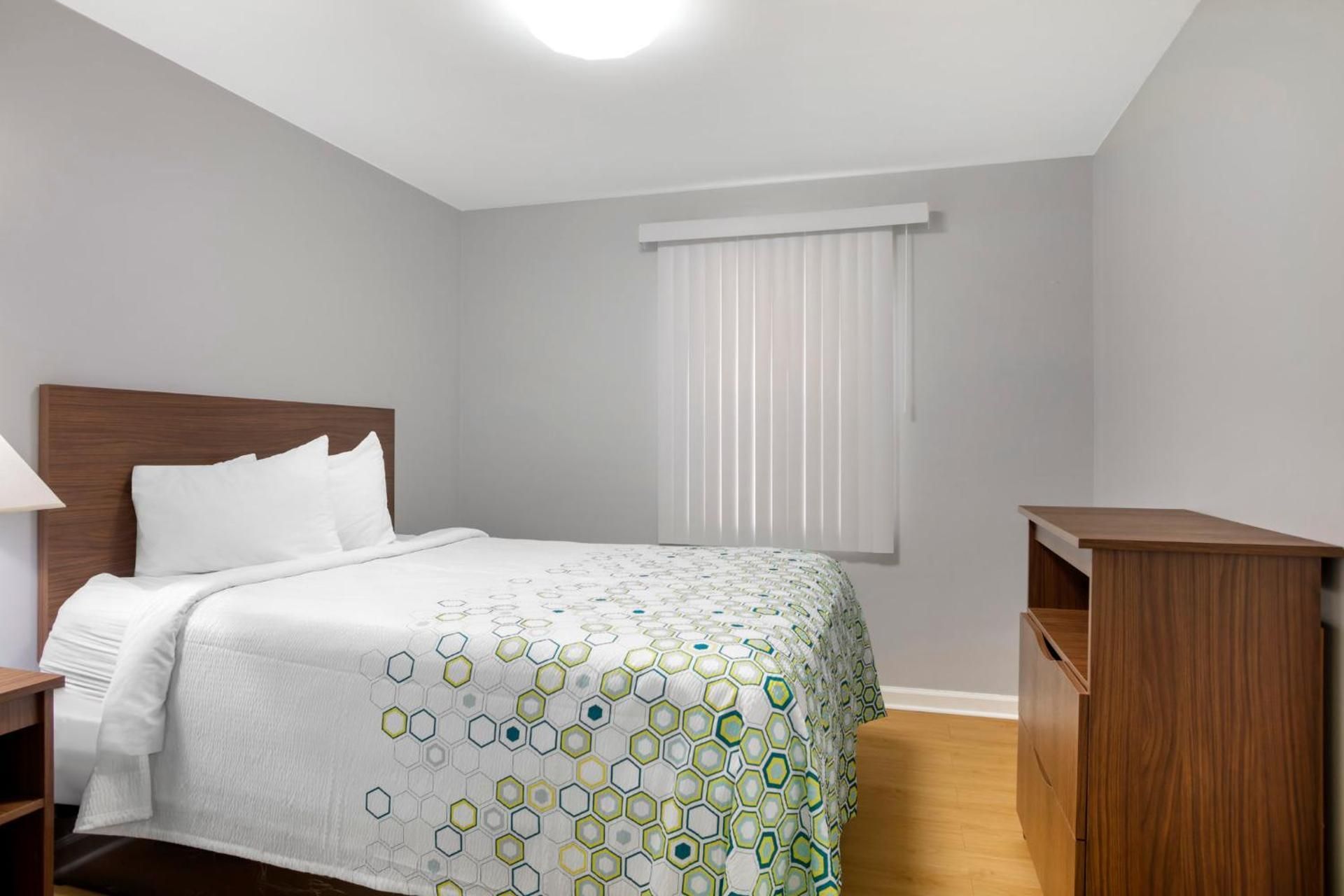 Studio Room with Two Double Beds Non-Smoking