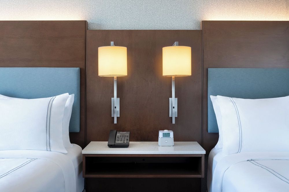 EVEN Hotel Bozeman Yellowstone Intl Arpt​ by IHG Standard Room, 2 Queen Beds, Accessible Bathtub (Communications, Mobility) 5