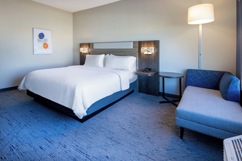 Holiday Inn Express & Suites Benson by IHG Standard Room, 1 King Bed, Accessible (Communications Accessible)