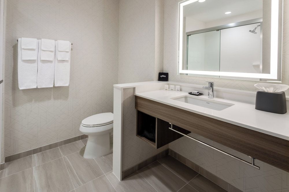 Holiday Inn Express & Suites Benson by IHG Suite, 1 King Bed 5