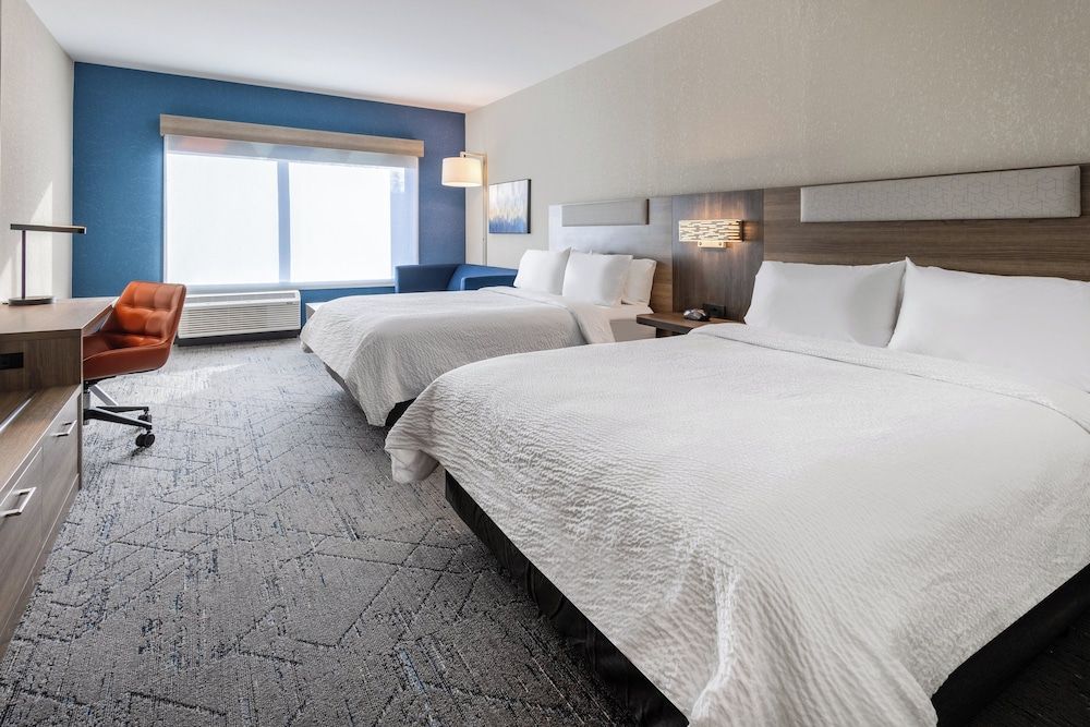 Holiday Inn Express & Suites Benson by IHG Suite, 2 Queen Beds, Accessible Bathtub (Mobility Accessible)