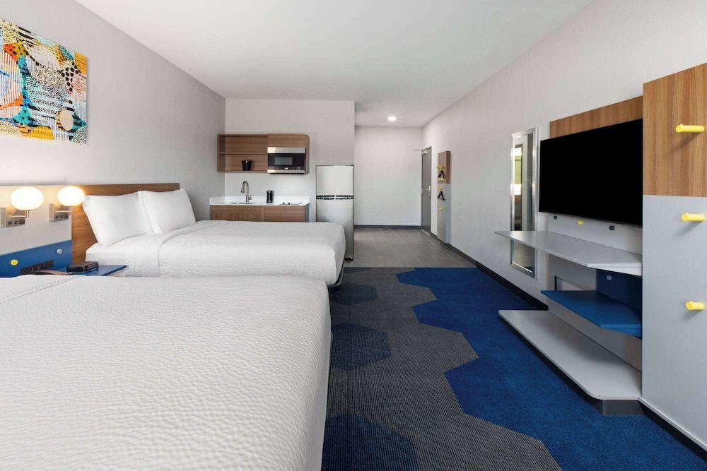 Microtel Inn & Suites by Wyndham Olive Branch Deluxe Suite, 2 Queen Beds, Non Smoking, Kitchenette 2