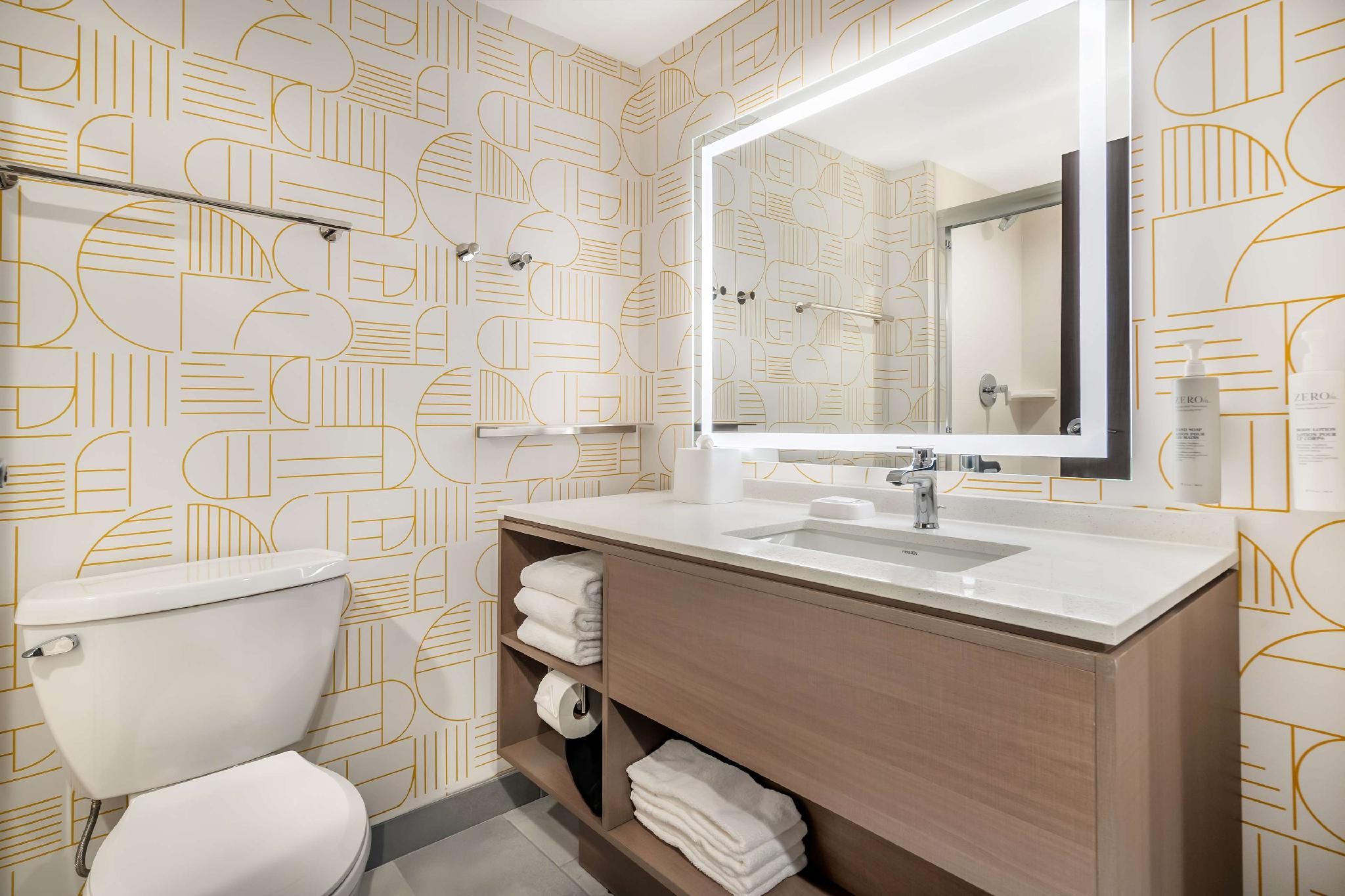 2 Queen Beds Studio Suite