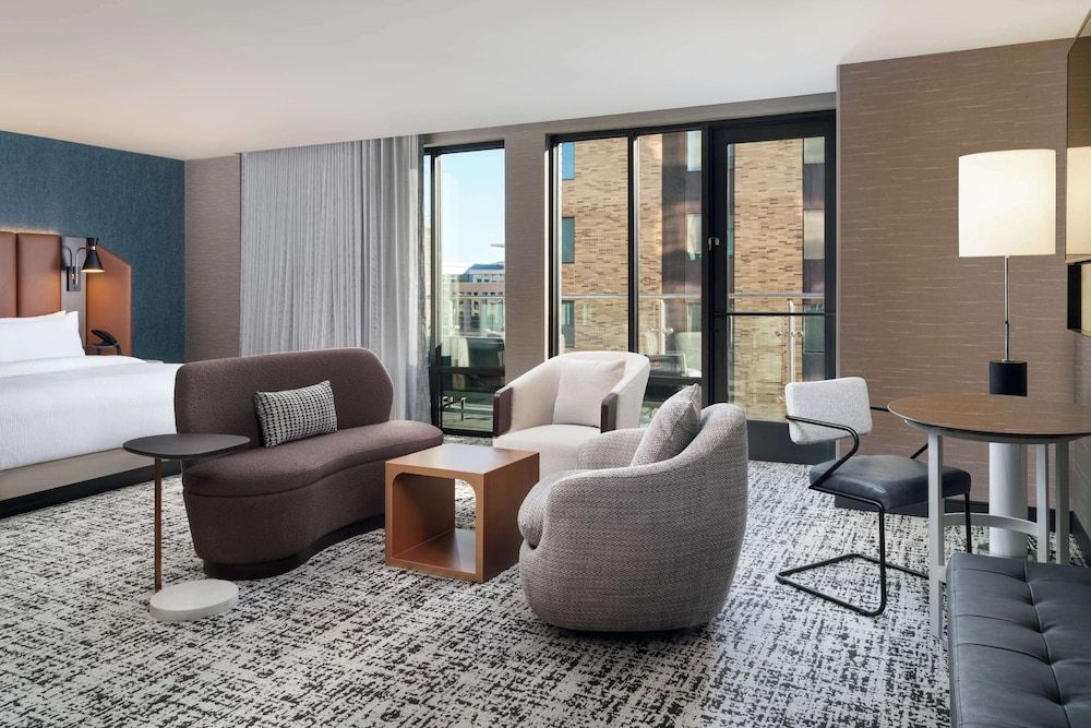 Tempo By Hilton Raleigh Downtown Junior Suite, 1 King Bed 2