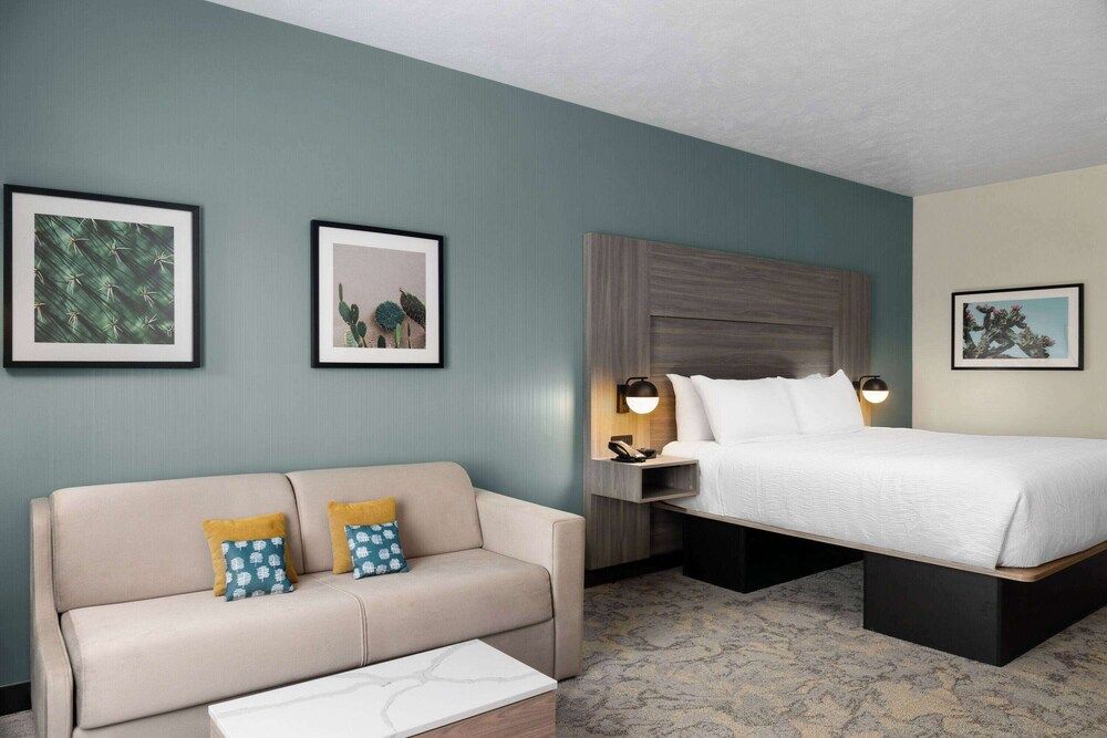 Wingate by Wyndham Kingman Suite, 1 King Bed (Golf)