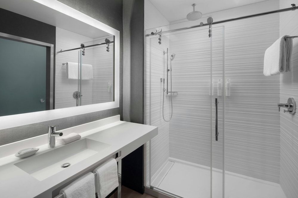 Basic Room, 2 Queen Beds (Hearing Accessible)