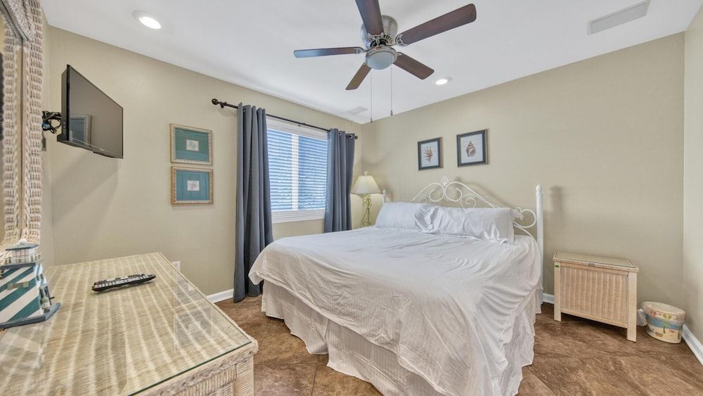 Condo, Multiple Beds (Southbay by the Gulf 124)