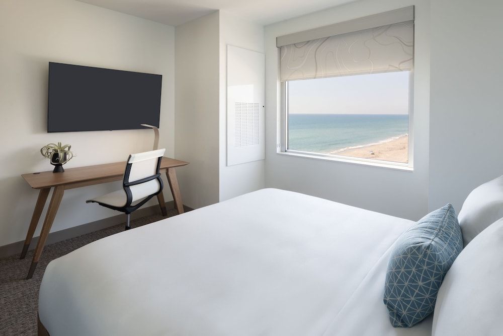 Element Melbourne Oceanfront Room, 1 King Bed, Ocean View 3