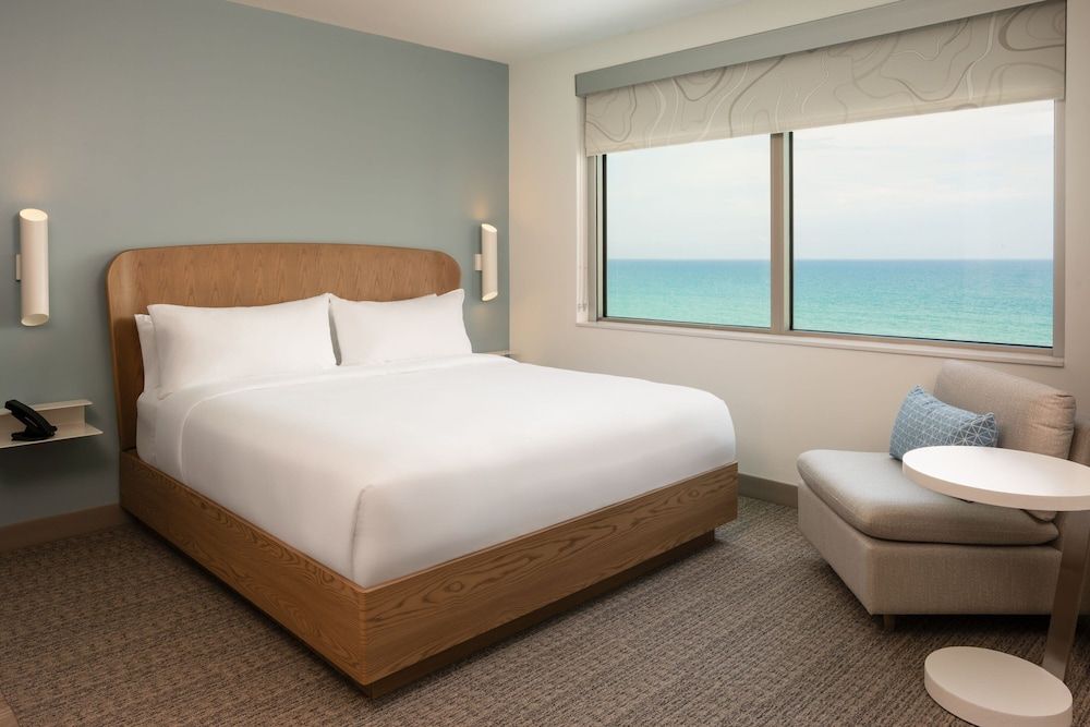 Element Melbourne Oceanfront Room, 1 King Bed, Ocean View 6
