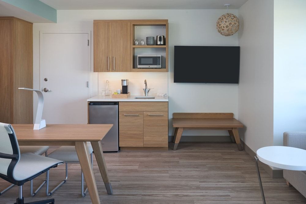 Element Melbourne Oceanfront Studio, Multiple Beds (Mobility Accessible, Roll-in Shower) 8