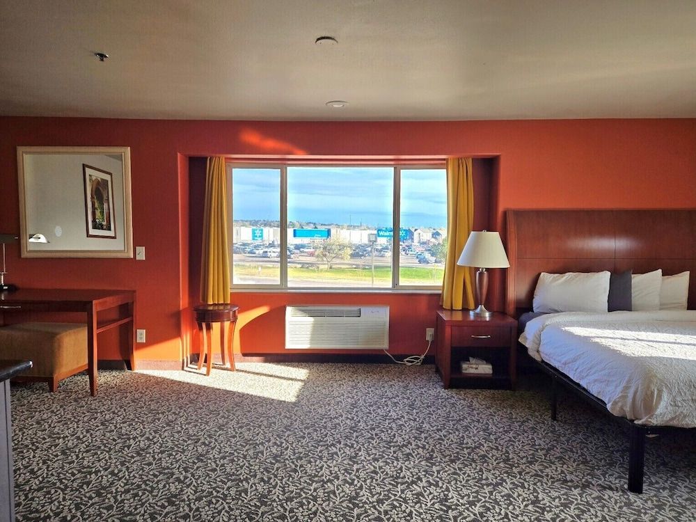 Olympia Inn Suite, 1 King Bed 2