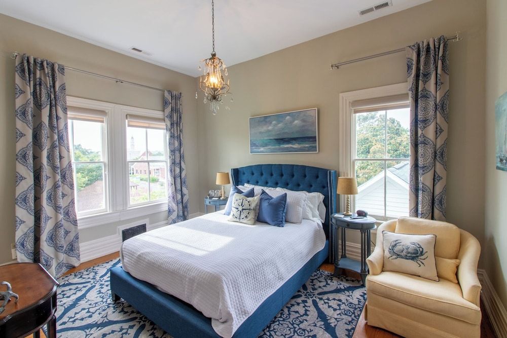 Premium Suite, 1 Queen Bed, Private Bathroom, City View
