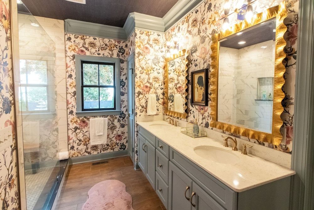 Luxury Cottage, 1 King Bed, Kitchen, Courtyard View