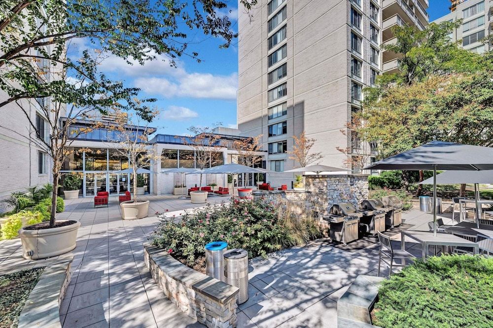 Exceptional Apartment  Crystal City