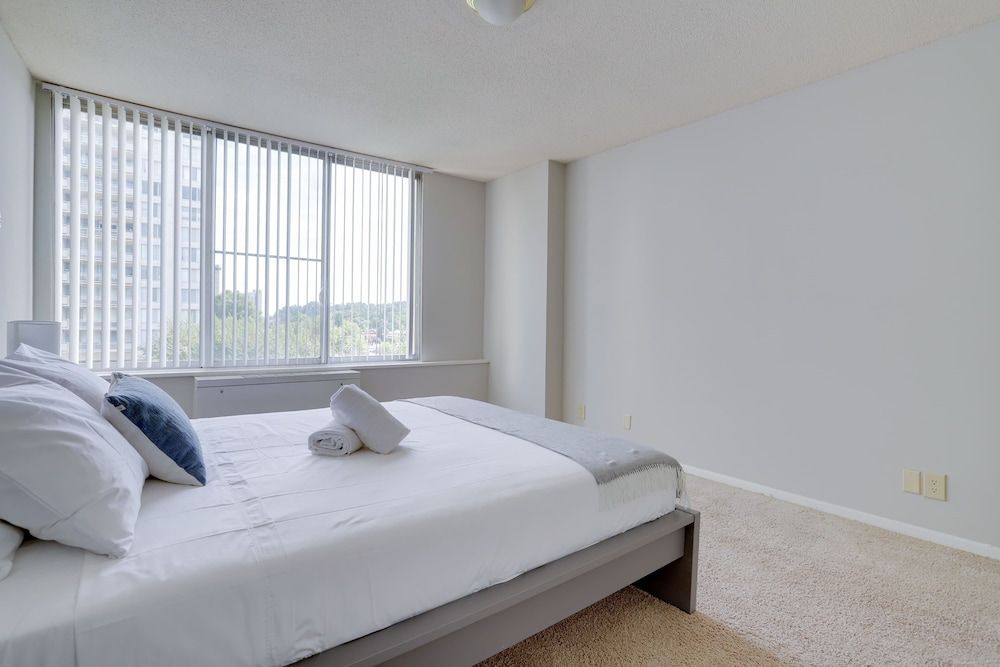 Business Apartment, 2 Bedrooms, Balcony, Park View