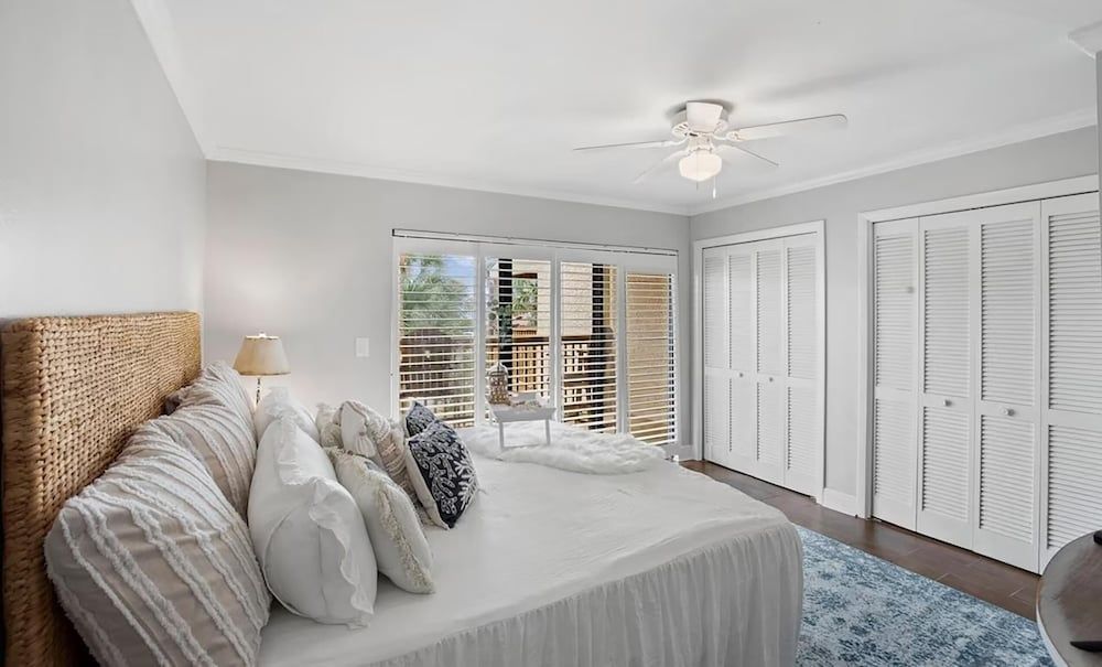 Townhome, Multiple Beds (Portside SG2- Seabreeze Townhome)