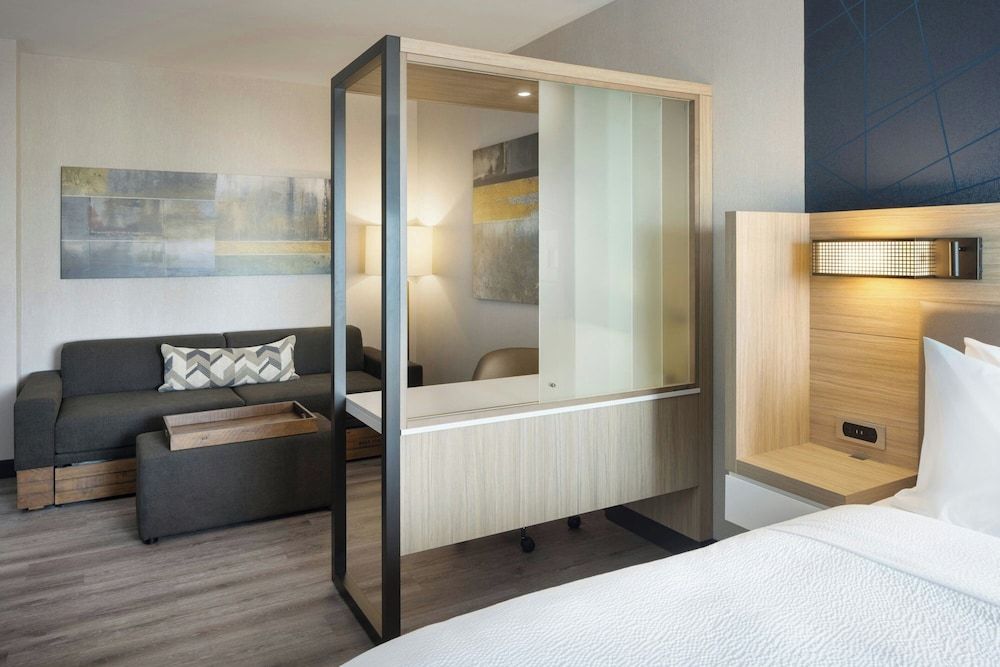 Suite, 2 Queen Beds (Hearing Accessible)
