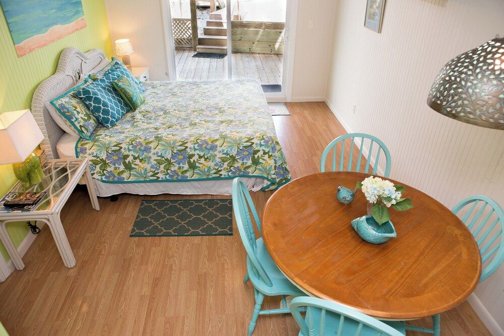 On a Scenic Dune Lake in Seagrove ~ Dog Friendly House, Multiple Beds, Patio (All's Well) 26