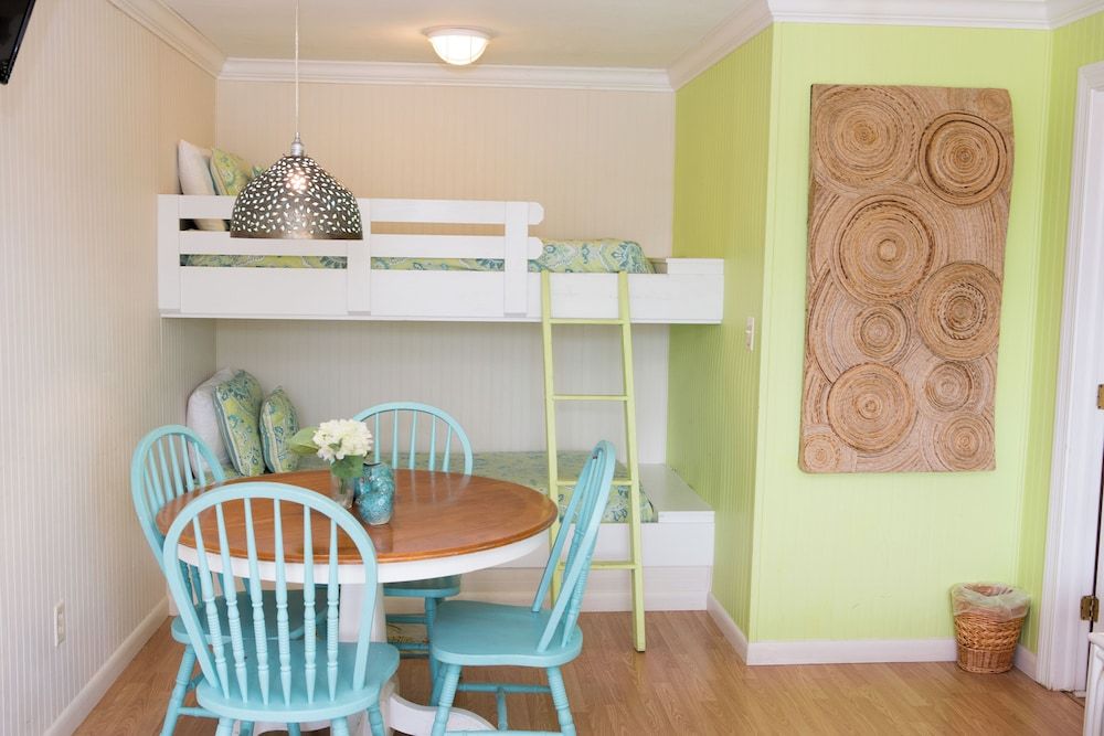 On a Scenic Dune Lake in Seagrove ~ Dog Friendly House, Multiple Beds, Patio (All's Well) 27