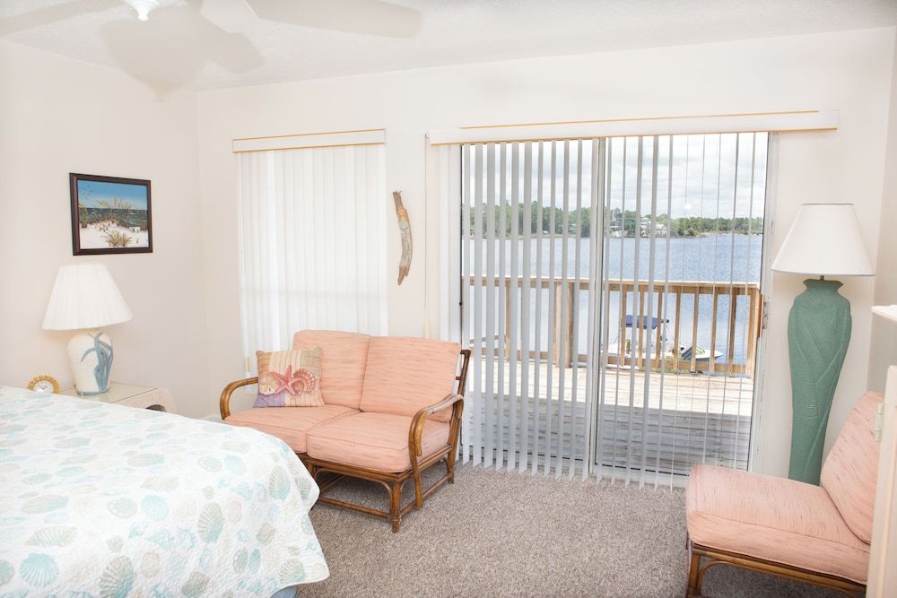 On a Scenic Dune Lake in Seagrove ~ Dog Friendly House, Multiple Beds, Patio (All's Well) 24