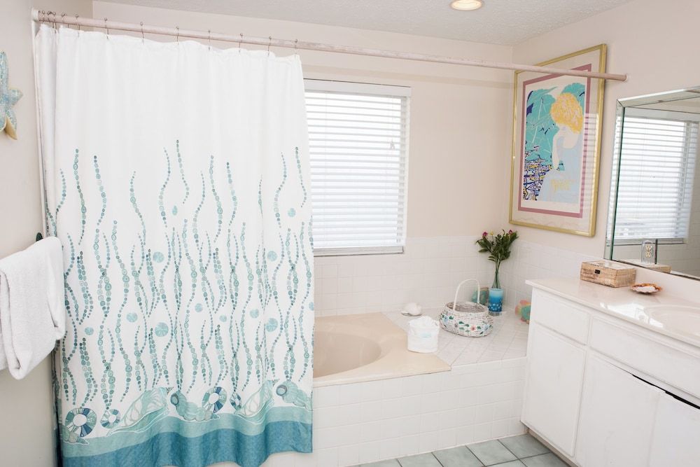 On a Scenic Dune Lake in Seagrove ~ Dog Friendly House, Multiple Beds, Patio (All's Well) 19