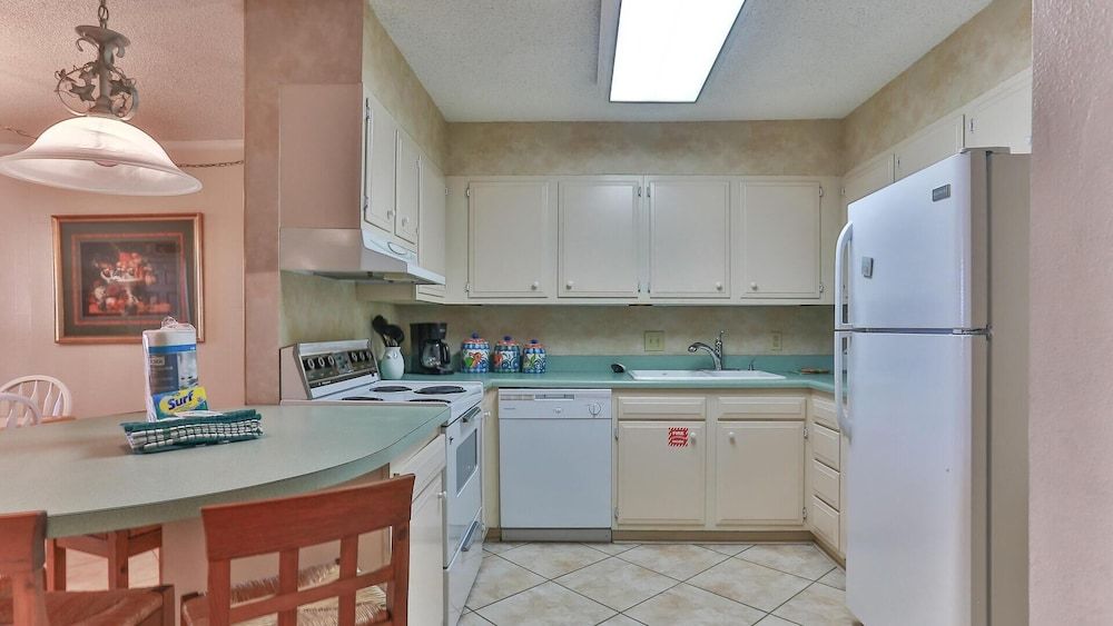 Dolphin Point 404b