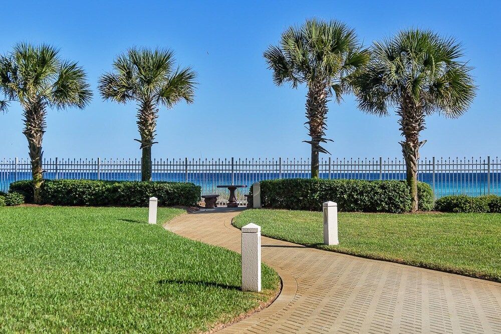 Silver Beach Towers - Penthouse106e