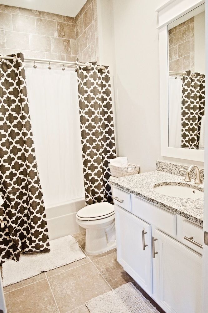 Steps to the Resort Style Pool & Across From The Big Chill House, 2 Queen Beds, Balcony, Ocean View (Beach Abode) 6