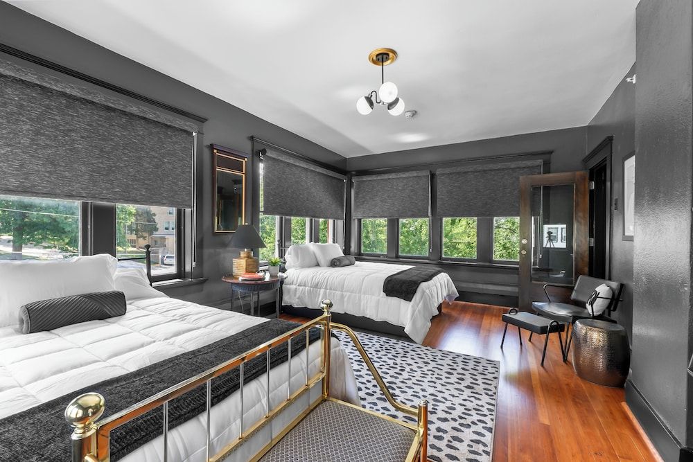 Rockwood Inn Standard Suite, 2 Bedrooms, Non Smoking, Garden View 4