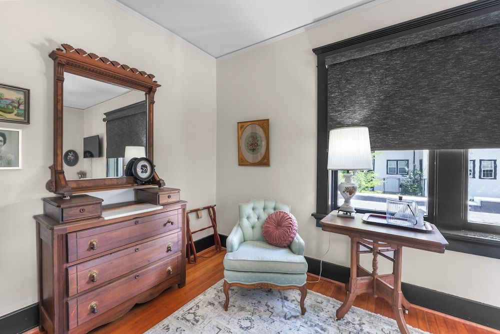 Rockwood Inn Standard Room, 1 Queen Bed, Non Smoking, City View 5