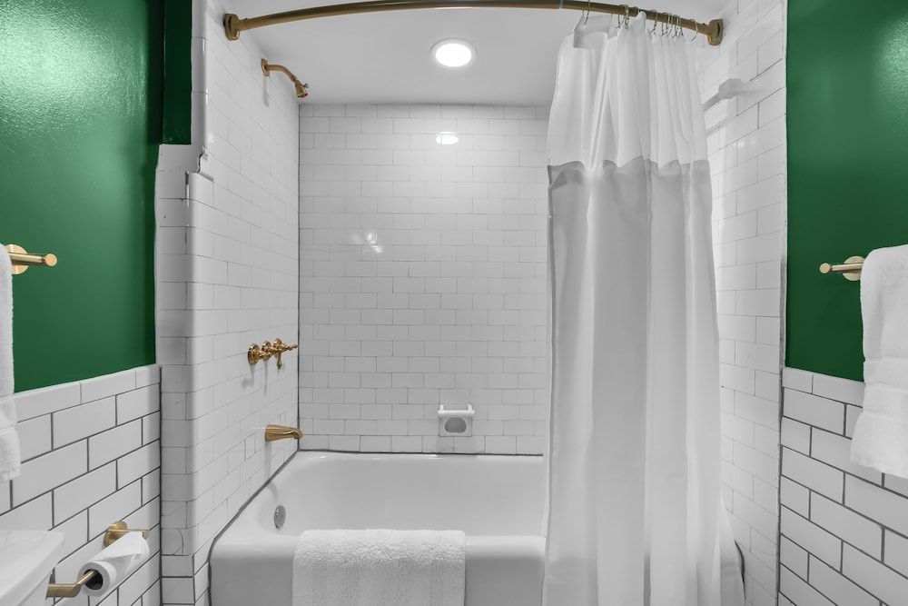 Rockwood Inn Standard Room, 1 Queen Bed, Non Smoking, City View 4