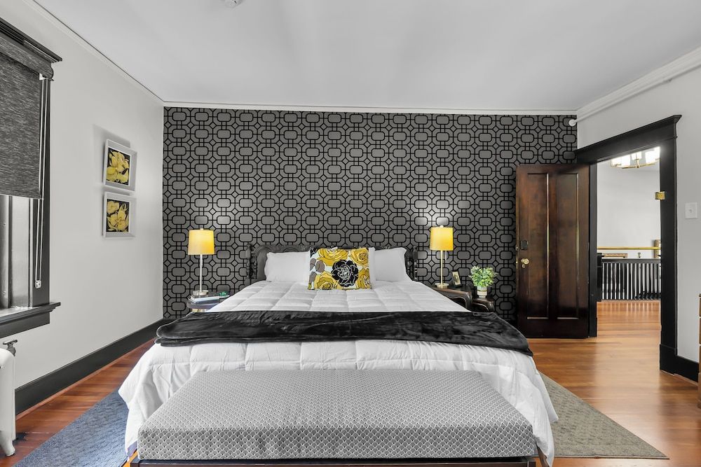 Rockwood Inn Standard Suite, 2 Bedrooms, Non Smoking, Garden View 2