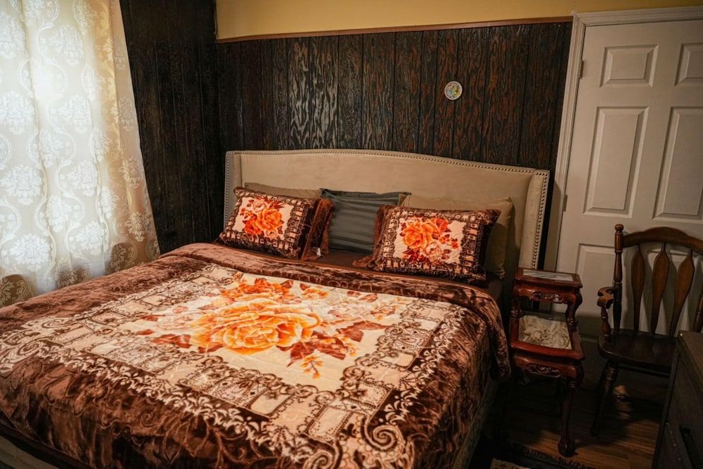 Divine Villa & Resorts Guest House Elite Double Room, 1 King Bed, Non Smoking, Private Bathroom 2