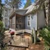 Pet Friendly Beach Home; 2 Minutes to Beach & Eastern Lake