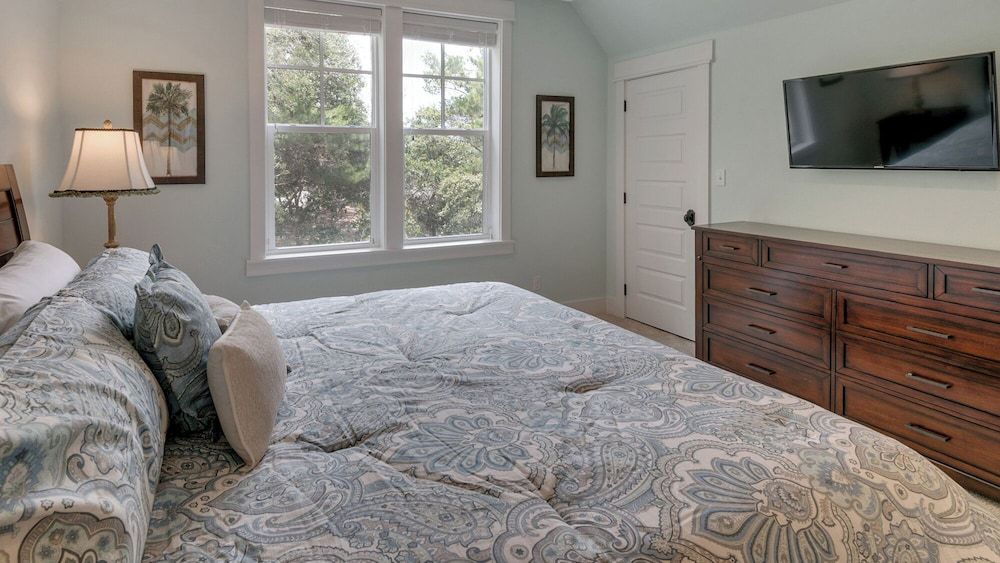 House, Multiple Beds, Pool Access, Ocean View (Blue Bungalow)