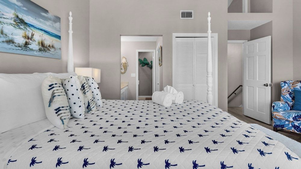 St. Thomas Square House, Multiple Beds, Balcony (St Thomas Square 109 - No Pets) 7