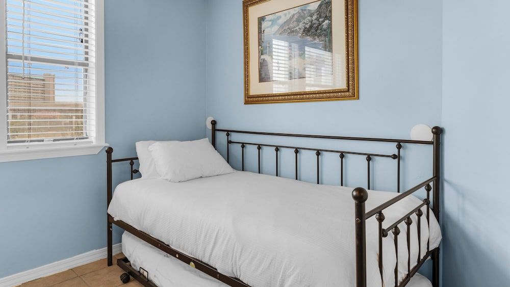 St. Thomas Square Studio, Kitchen, Garden View (St Thomas Square 1208A)