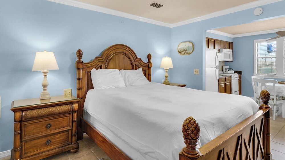 St. Thomas Square Studio, Kitchen, Garden View (St Thomas Square 1208A) 2