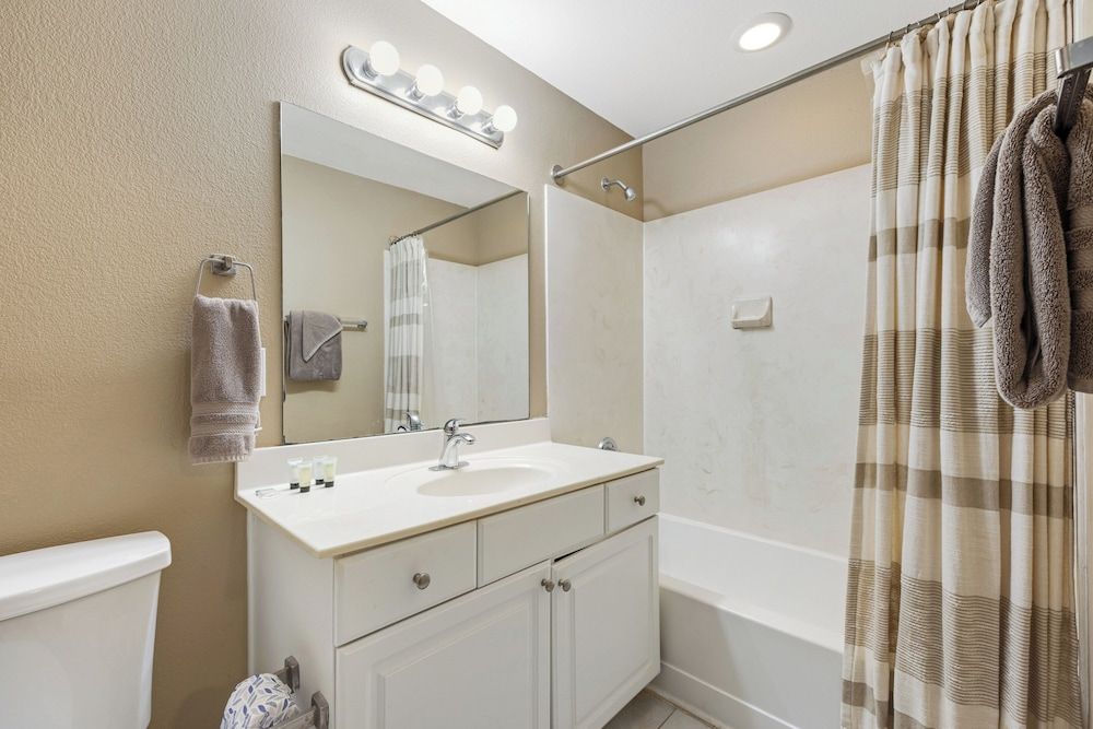 Tidewater Condo, Multiple Beds, Balcony, Ocean View (Tidewater 403) 13