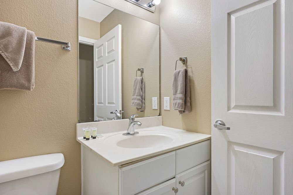 Tidewater Condo, Multiple Beds, Balcony, Ocean View (Tidewater 403) 14